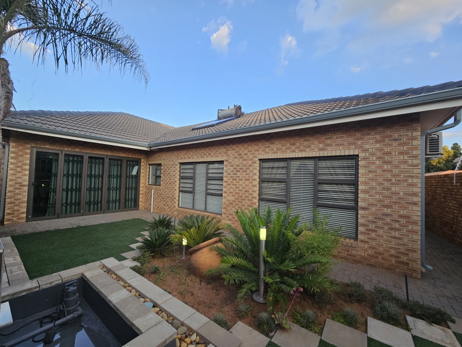 2 Bedroom Property for Sale in Flamwood North West
